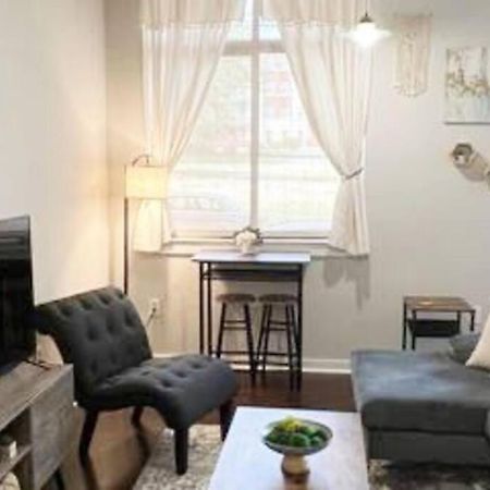 Townhouse In Uptown King Bed-Wi-Fi-Free Parking-Pool Lägenhet Charlotte Exteriör bild