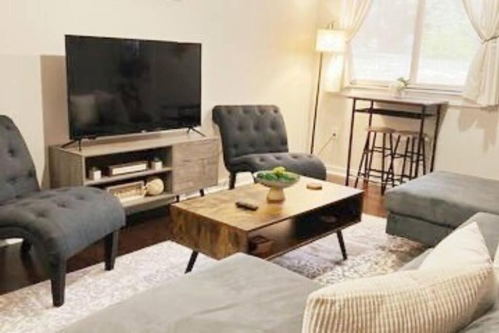 Townhouse In Uptown King Bed-Wi-Fi-Free Parking-Pool Lägenhet Charlotte Exteriör bild