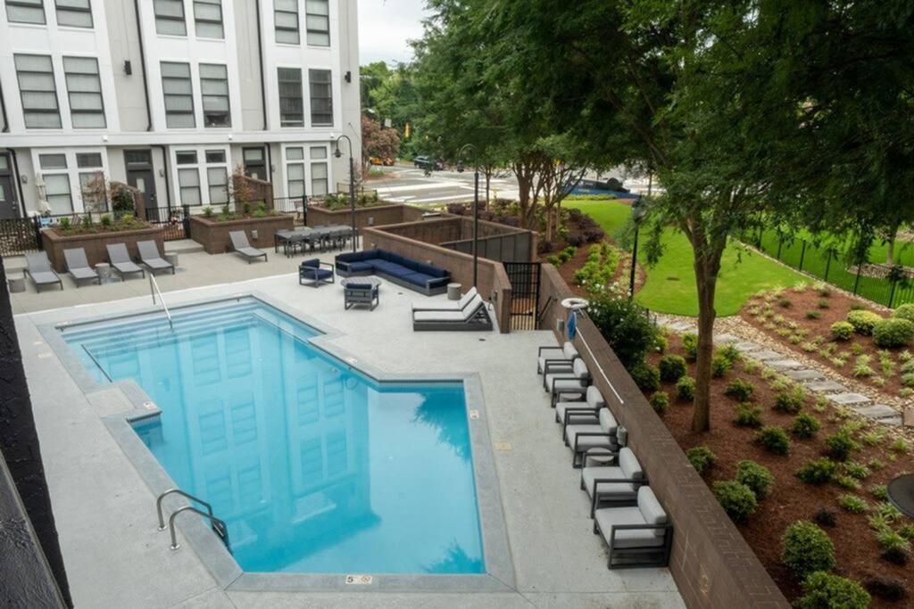 Townhouse In Uptown King Bed-Wi-Fi-Free Parking-Pool Lägenhet Charlotte Exteriör bild